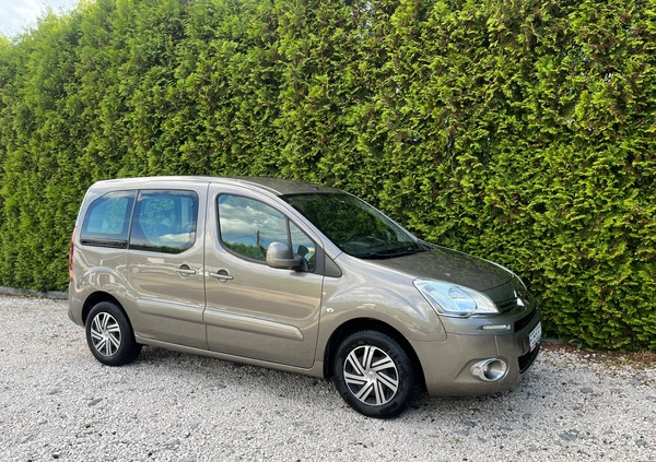 Citroen Berlingo cena 27900 przebieg: 237000, rok produkcji 2014 z Dębica małe 106
